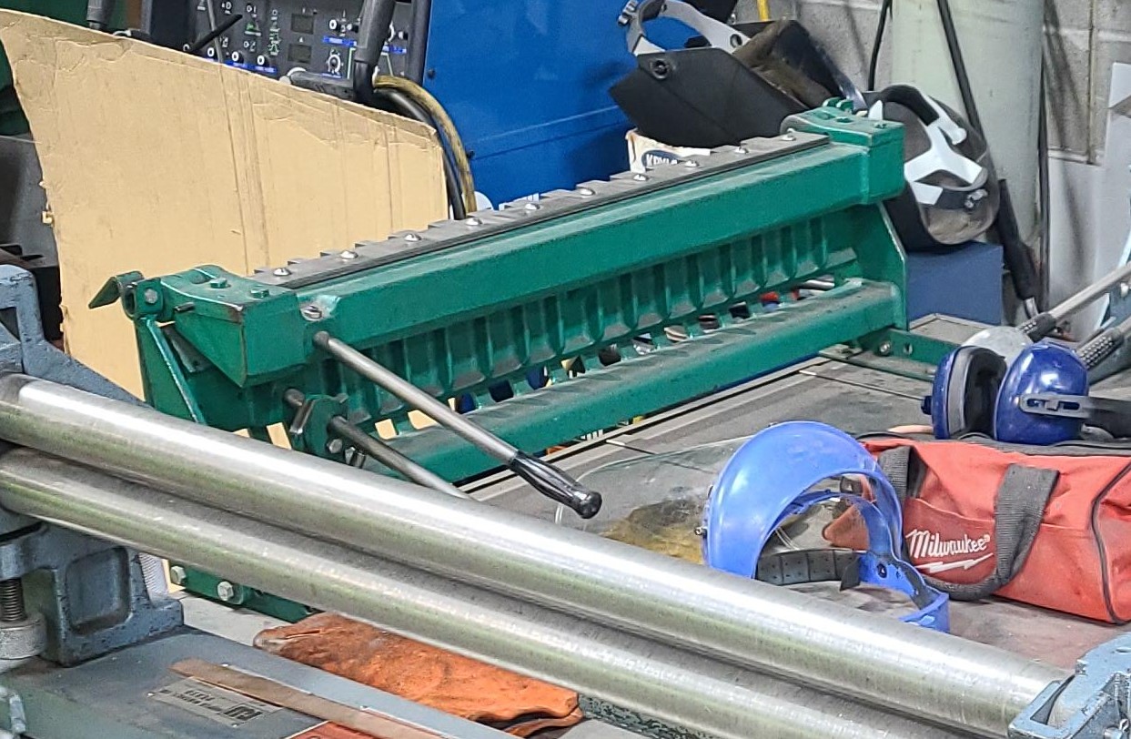 U14728C Used Tennsmith CB30 cleat bender - Benoit Sheet